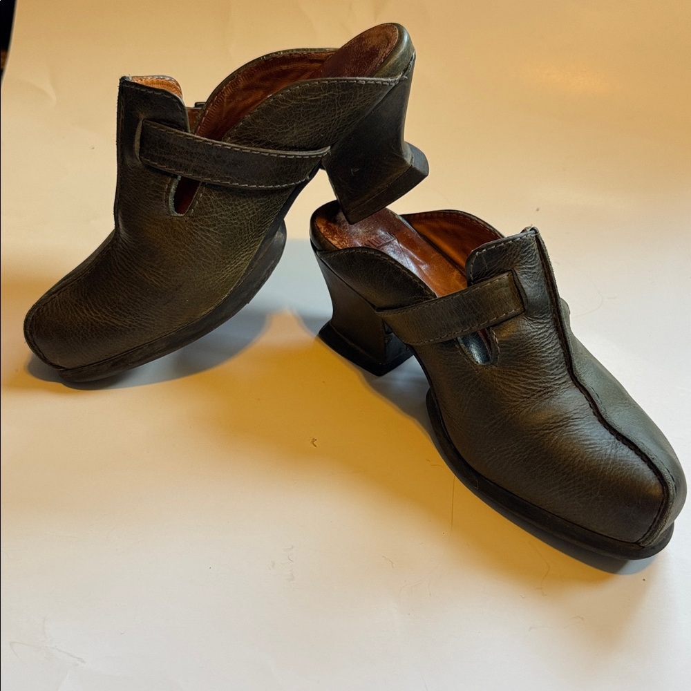 John Fluevog dark green Leather Buckle Shoes - Picture 11 of 11